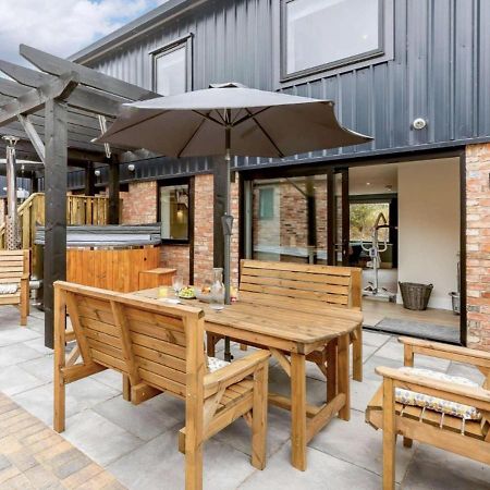 Fawn Cottage Disabled Adapted 3 Bedroom Hot Tub Coughton Exterior foto